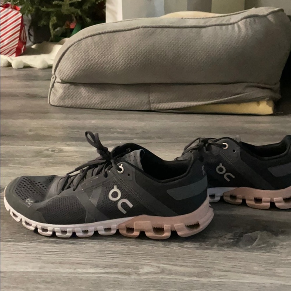 OnCloud Women's running shoe